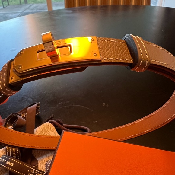 SOLD! HERMES KELLY BELT -etoupe/taupe w yellow gold. NEW w box and collateral - Picture 2 of 4
